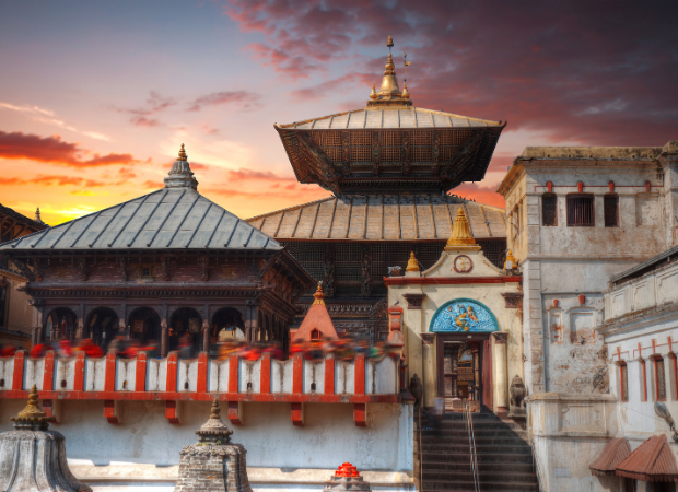 pashupatinath temple - Indo Nepal Tours